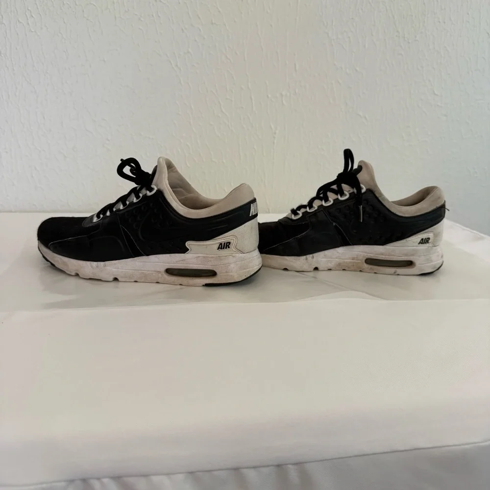 Nike Air Max Zero Black and White Sneakers with Modern Air Max Design
